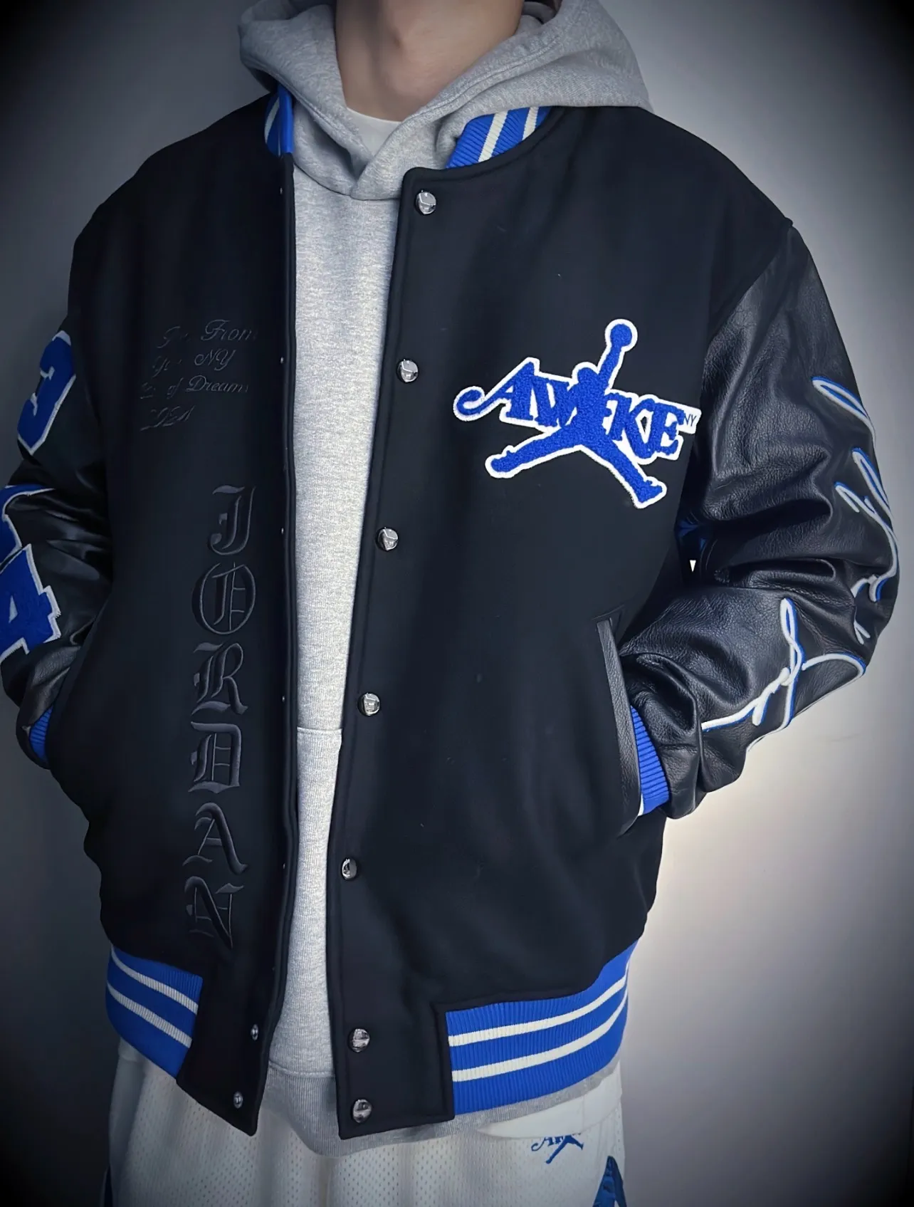 AJ Jordan x Awake NY FW 24 Same Style Genuine Leather ！ Jordan !Classic ， + Retro ， %！ ， ~ ， + ， AJ Shoes， ! Size：M L XL XXL （172 130 M） M 116， 71， 53 64 L 120 73， 54 65 XL 124， 75， 55 66 XXL 128， 77， 56 67